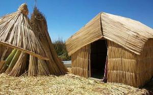 reed-houses-on-uro_1002576c